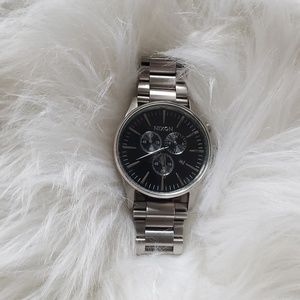 New condition Nixon means watch